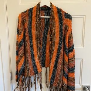 Cute vest with fringe 🍁